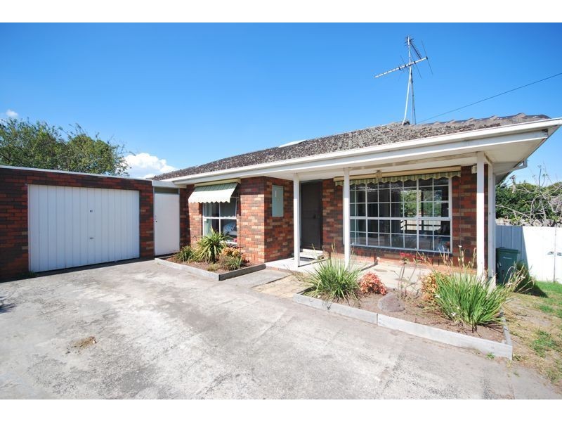 3/11 Dearing Avenue, Cranbourne VIC 3977