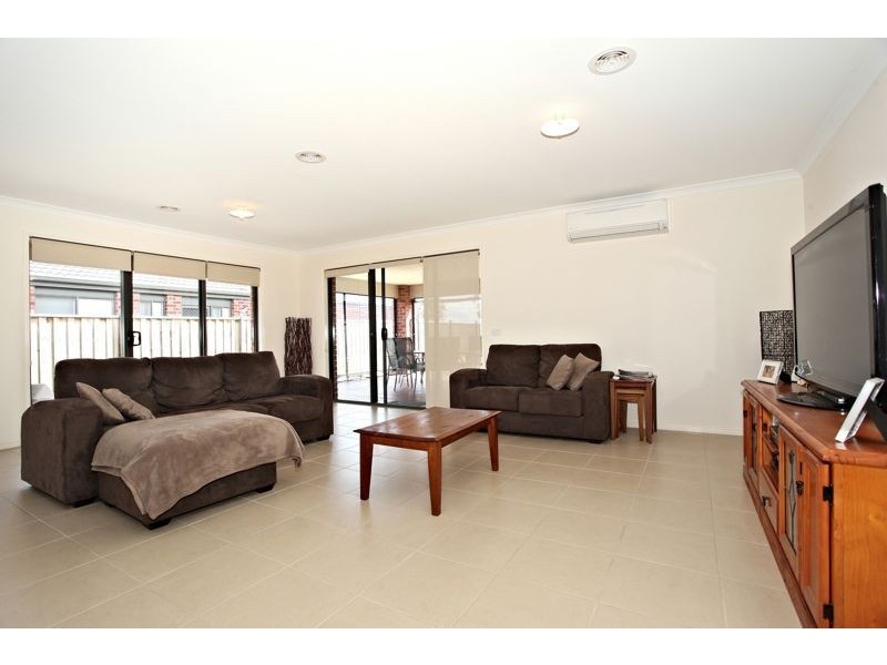 14 Bulga Wattle Cct, Lyndhurst VIC 3975