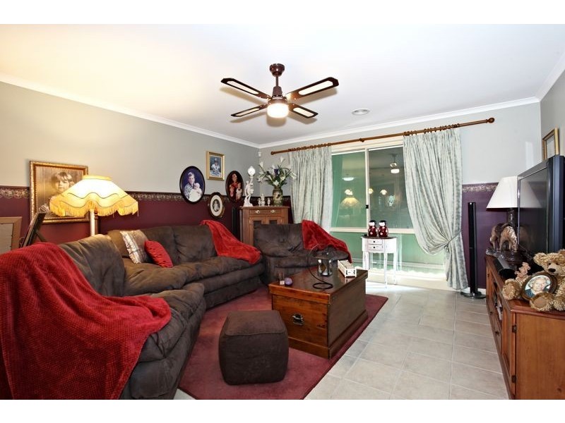 3 Saunton Drive, Cranbourne VIC 3977