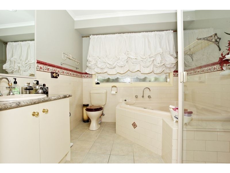 3 Saunton Drive, Cranbourne VIC 3977