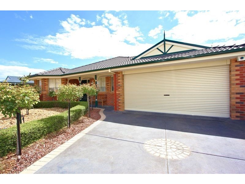 3 Saunton Drive, Cranbourne VIC 3977