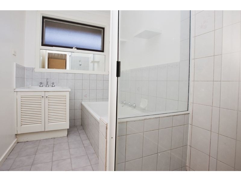 16a Latrobe Street, Cranbourne VIC 3977