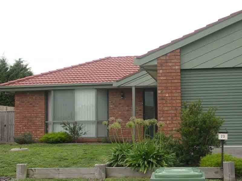 23 Samantha Crescent, Cranbourne North VIC 3977