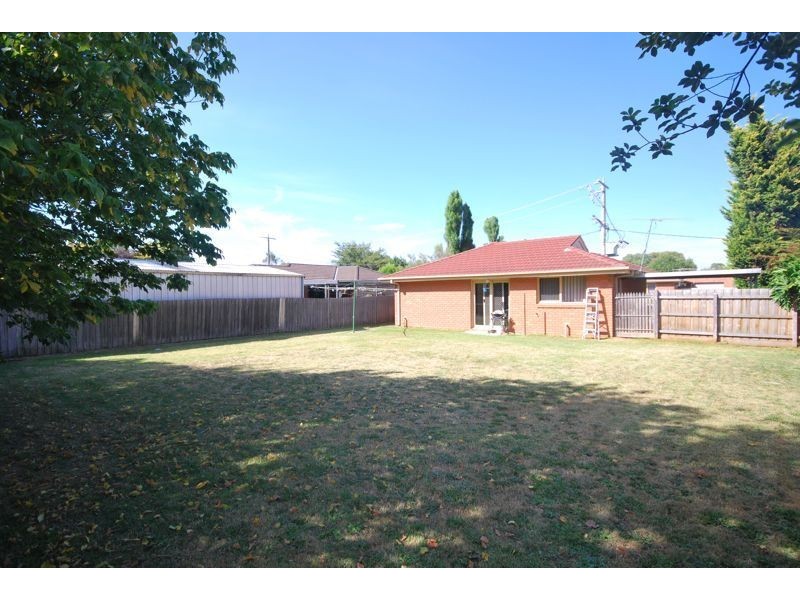 14 Caroline Crescent, Cranbourne West VIC 3977