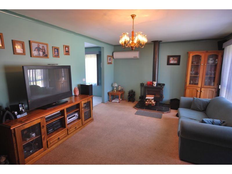 8 Cochrane Street, Cranbourne VIC 3977