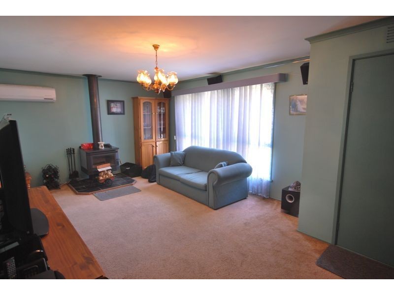 8 Cochrane Street, Cranbourne VIC 3977