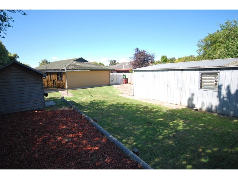 8 Cochrane Street, Cranbourne VIC 3977