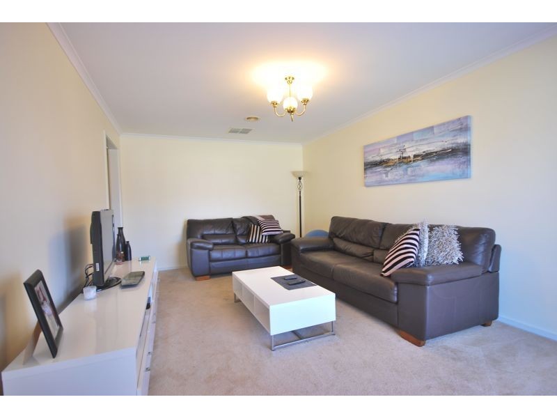 12 Horsfield Street, Cranbourne North VIC 3977