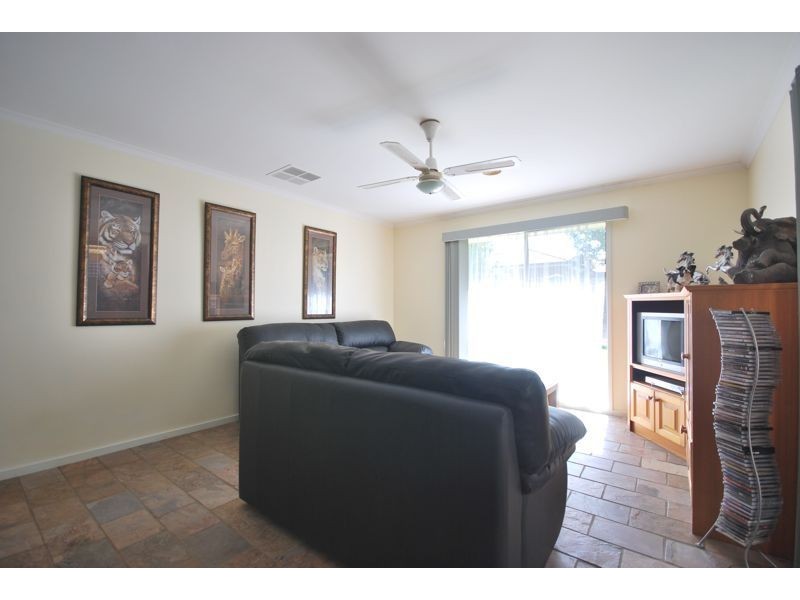 12 Horsfield Street, Cranbourne North VIC 3977