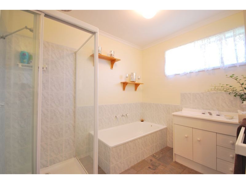 12 Horsfield Street, Cranbourne North VIC 3977