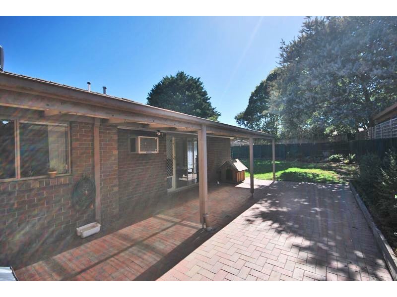 12 Horsfield Street, Cranbourne North VIC 3977