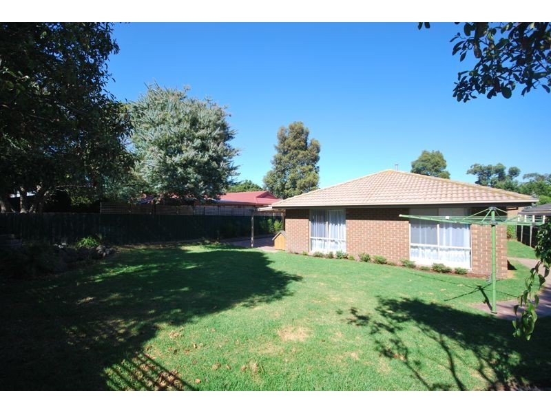 12 Horsfield Street, Cranbourne North VIC 3977