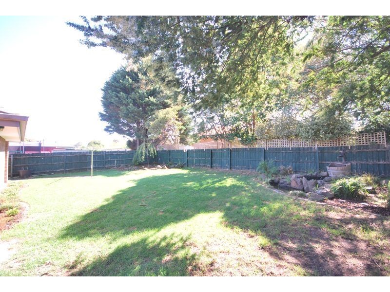 12 Horsfield Street, Cranbourne North VIC 3977