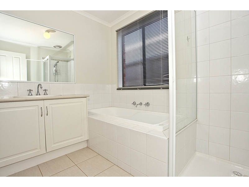 72 Springhill Drive, Cranbourne VIC 3977