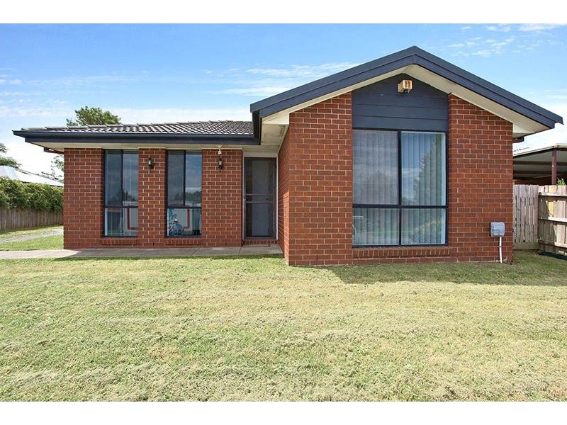 69 Courtenay Avenue, Cranbourne North VIC 3977