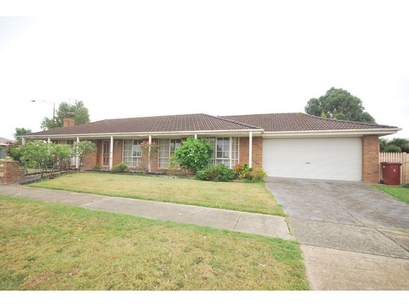 45 Waverley Park Drive, Cranbourne North VIC 3977