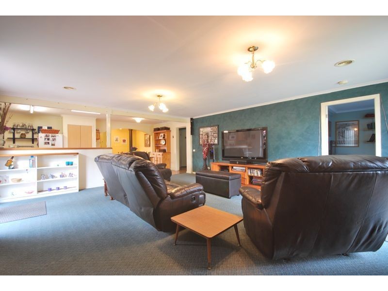 14 Elaine Court, Cranbourne VIC 3977