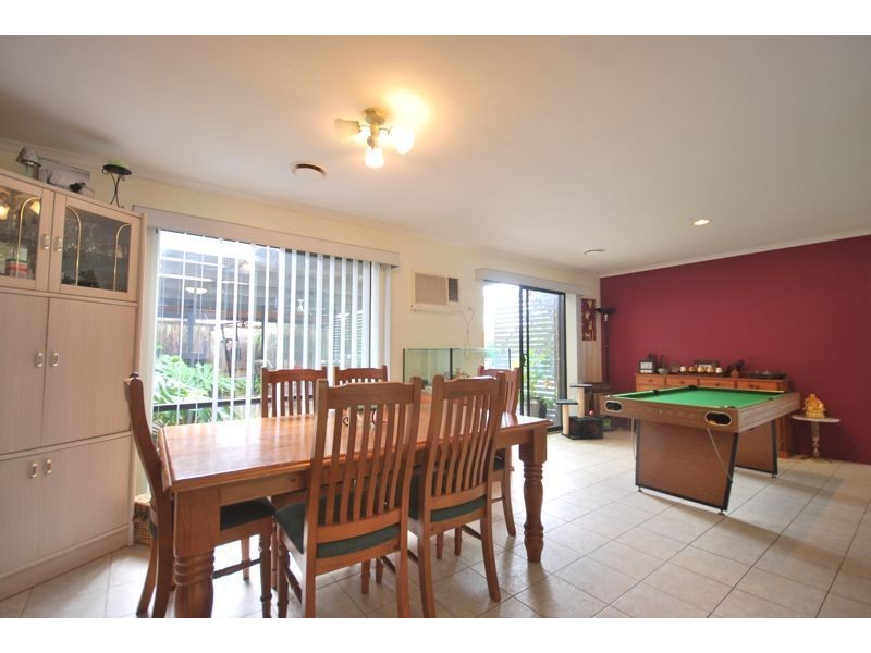 6 Lowther Court, Cranbourne North VIC 3977