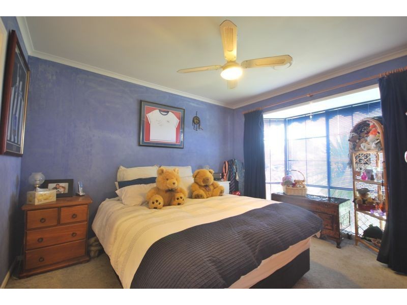 6 Lowther Court, Cranbourne North VIC 3977