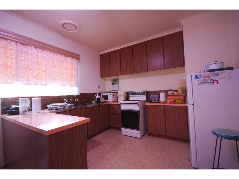 1/8 Banks Road, Cranbourne VIC 3977