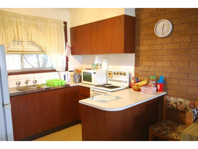 1/8 McLaren Avenue, Cranbourne VIC 3977