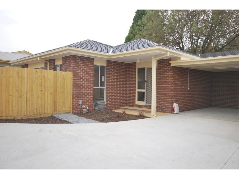 3/8 McLaren Avenue, Cranbourne VIC 3977