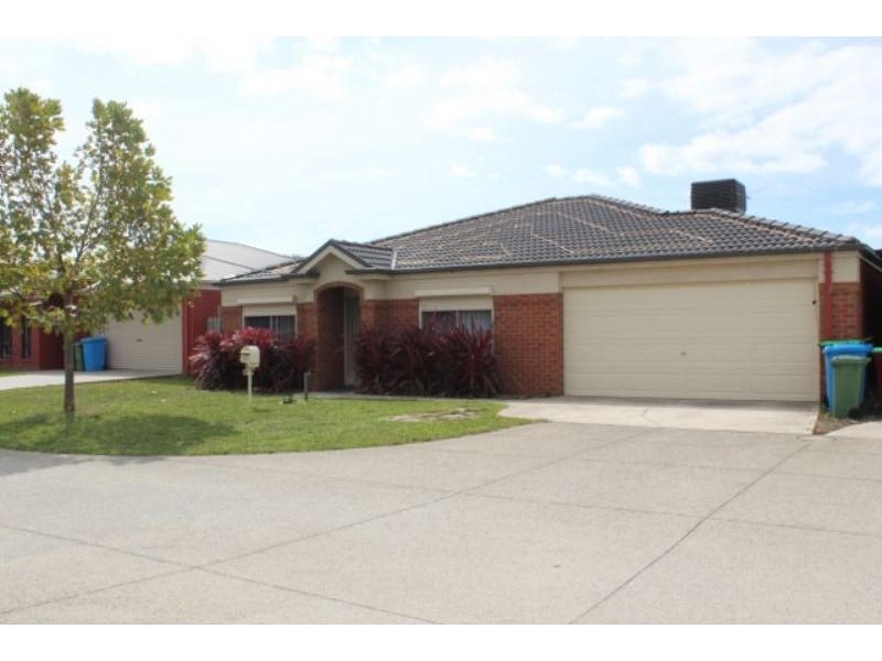 10 Serrata Street, Cranbourne West VIC 3977