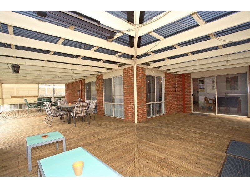 10 Serrata Street, Cranbourne West VIC 3977