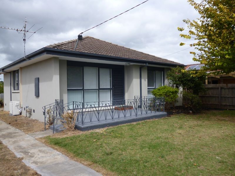 10 Jillian Street, Cranbourne VIC 3977