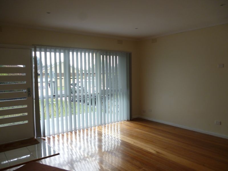 10 Jillian Street, Cranbourne VIC 3977