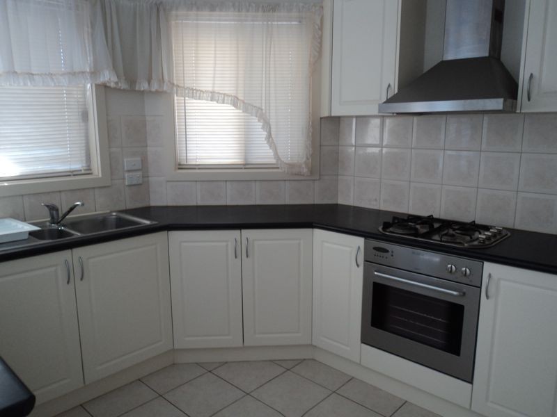 1/1 Walter Street, Cranbourne VIC 3977