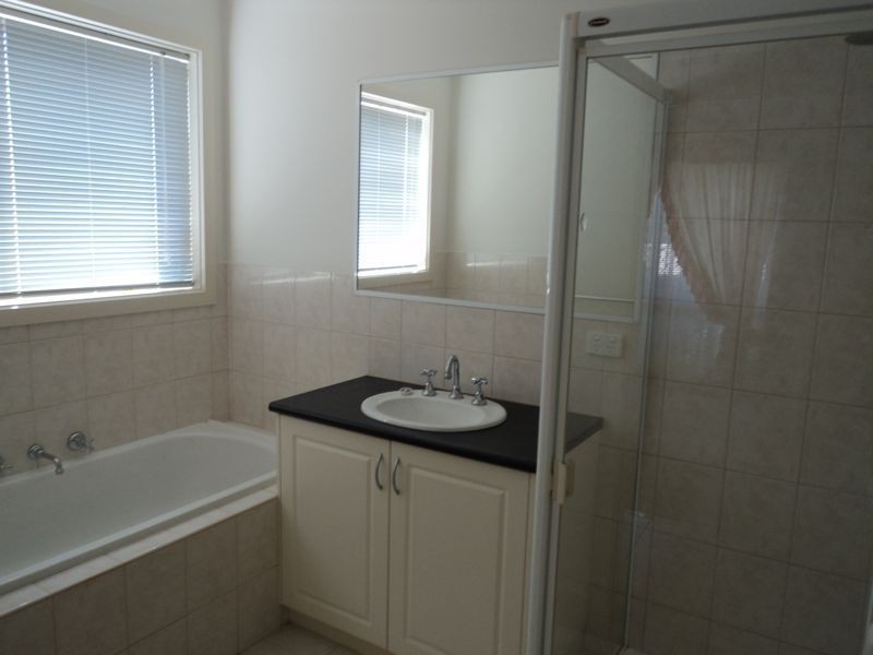 1/1 Walter Street, Cranbourne VIC 3977