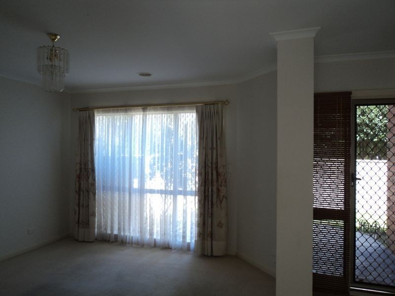 1/1 Walter Street, Cranbourne VIC 3977