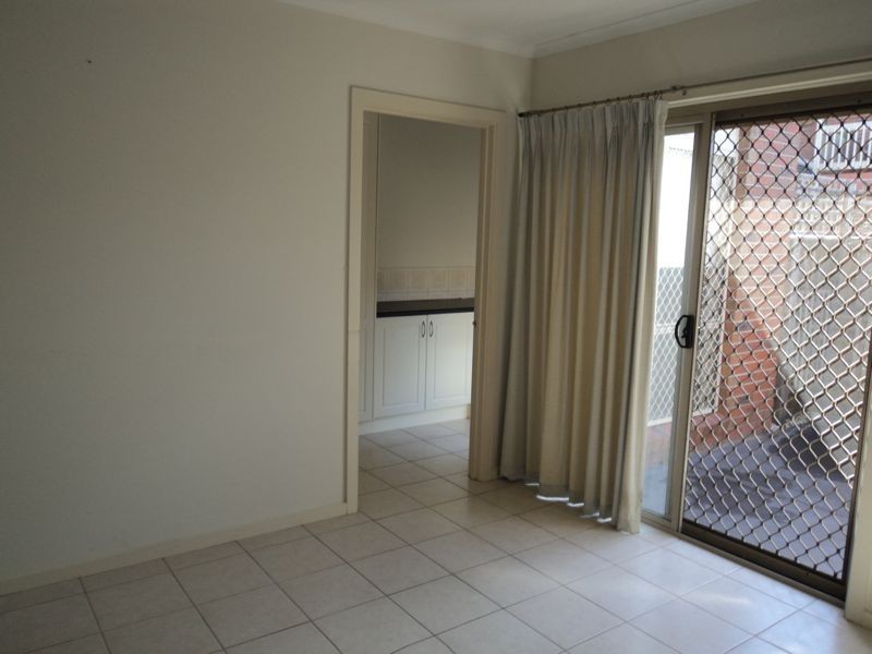 1/1 Walter Street, Cranbourne VIC 3977