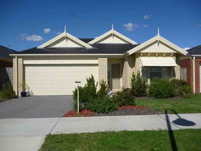 12 Banfield Place, Lyndhurst VIC 3975