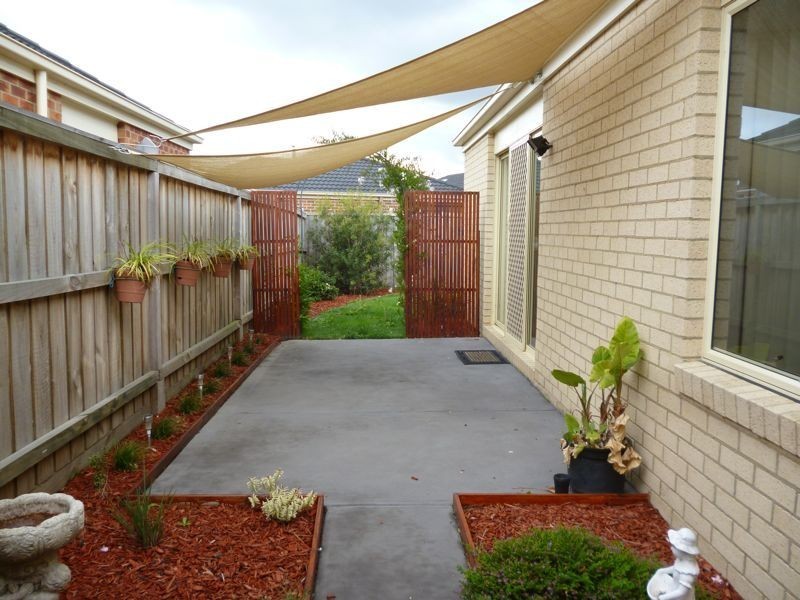 12 Banfield Place, Lyndhurst VIC 3975