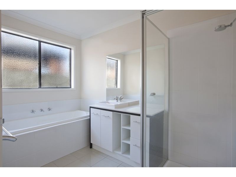5 Perry Circuit, Cranbourne North VIC 3977