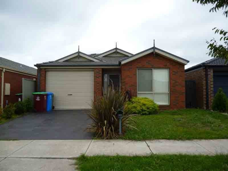 10 Tyndall Street, Cranbourne East VIC 3977