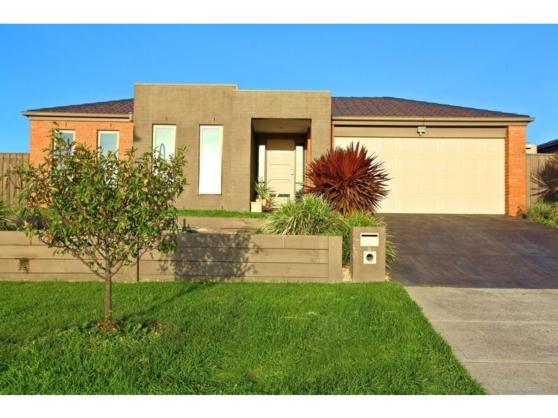 5 Derby Court, Cranbourne North VIC 3977