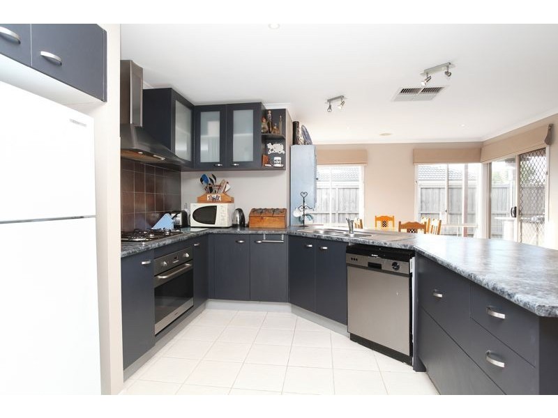 5 Derby Court, Cranbourne North VIC 3977