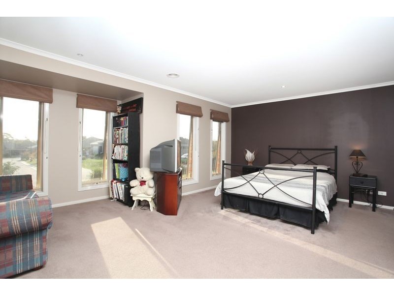 5 Derby Court, Cranbourne North VIC 3977