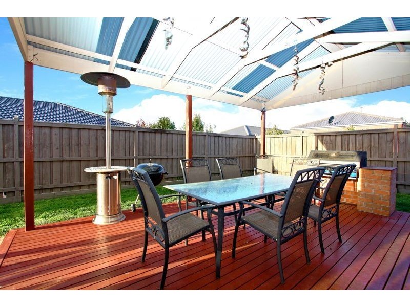 5 Derby Court, Cranbourne North VIC 3977