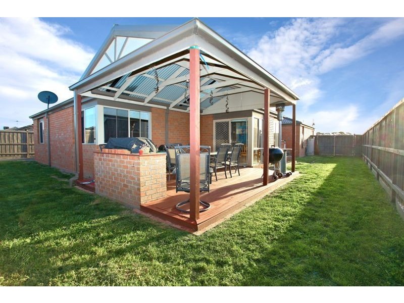 5 Derby Court, Cranbourne North VIC 3977