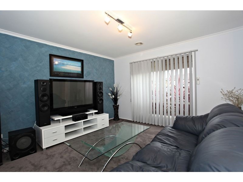 10 Serrata Street, Cranbourne VIC 3977
