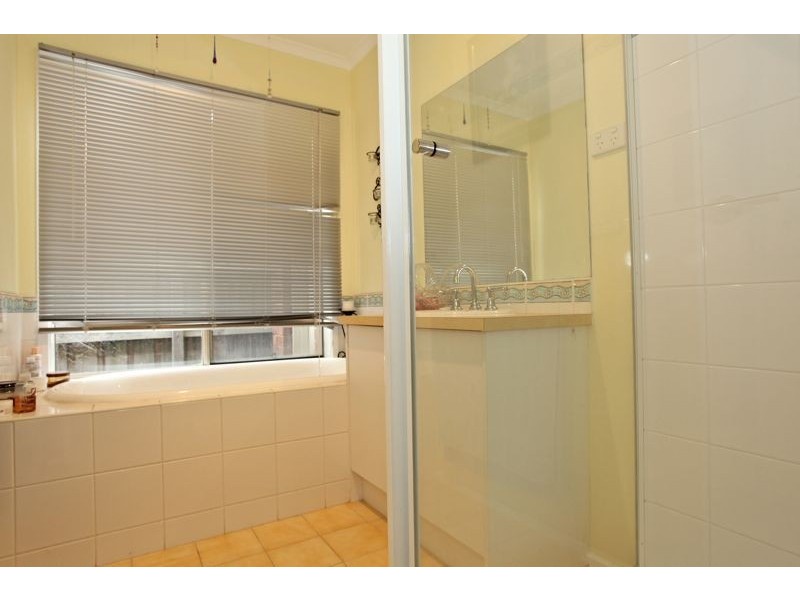 10 Serrata Street, Cranbourne VIC 3977