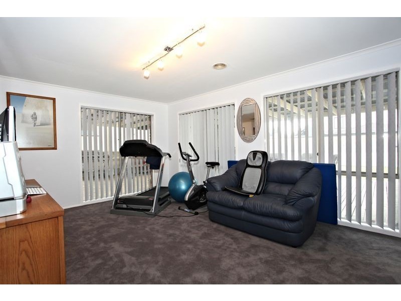 10 Serrata Street, Cranbourne VIC 3977