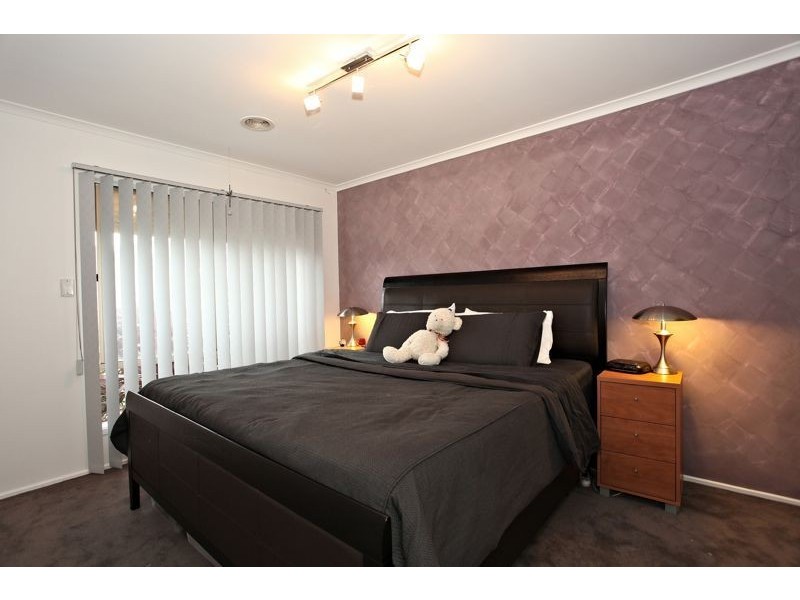 10 Serrata Street, Cranbourne VIC 3977