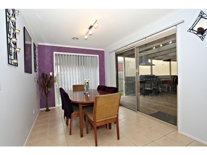10 Serrata Street, Cranbourne VIC 3977