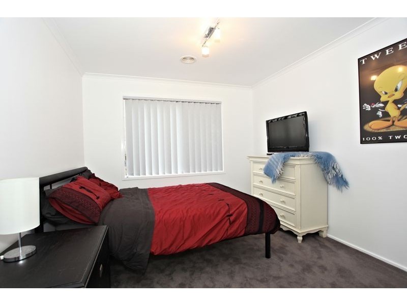 10 Serrata Street, Cranbourne VIC 3977