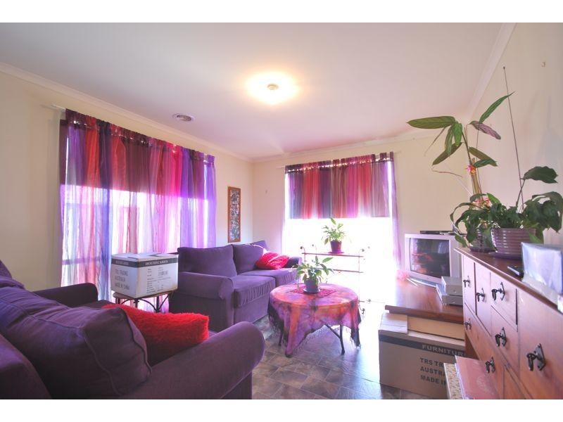 10 Tyndall Street, Cranbourne East VIC 3977